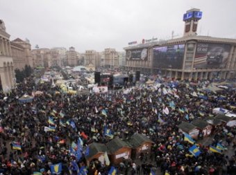 На народном вече в Киеве собралось 200 тысяч человек