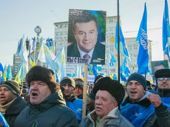 На Евромайдане собрались 200 тысяч человек - противников и сторонников евроинтеграции