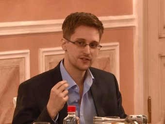 Экс-сотрудник ЦРУ Сноуден попросил политубежища в Бразилии
