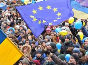 На митинг в Киев едут 200 тысяч противников Евромайдана