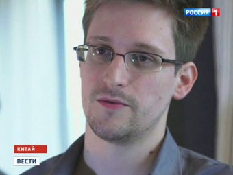 СМИ: Сноуден бросил свою подружку-стриптизершу на произвол судьбы