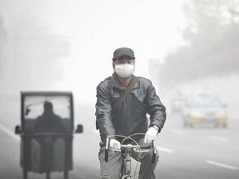 В Пекине автострады перекрыли из-за ядовитого смога