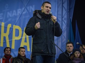 Клично огласил на Майдане результаты переговоров с Виктором Януковичем
