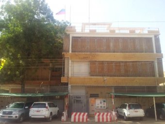 Африканец напал в Судане на российского консула и его супруга, оба ранены