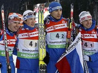Российские биатлонисты уступили победу в эстафете, завоевав «бронзу»