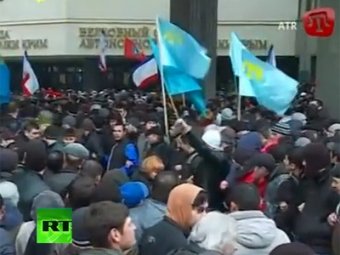 В Симферополе начались столкновения у здания Верховного совета Крыма