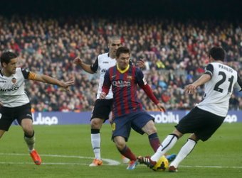 "Барселона" проиграла "Валенсии" в матче-триллере на "Камп ноу"