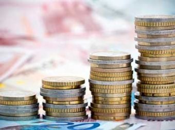 Курс евро снова побил рекорд – вырос на 77 копеек