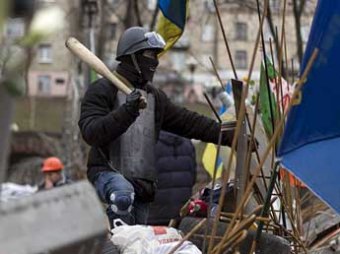 На Украине под видом самообороны Майдана орудуют бандиты