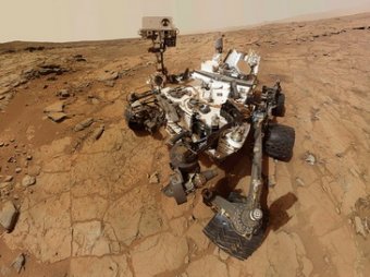 Марсоход Curiosity пропорол колесо