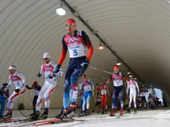 Российские лыжники в масс-старте на 50 км заняли весь пьедестал: Россия выиграла Олимпиаду (ВИДЕО)