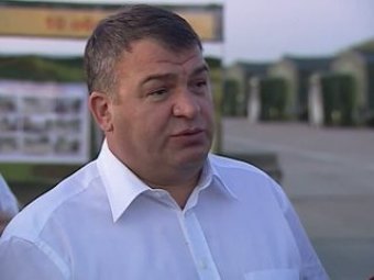 СМИ: Сердюков попросил об амнистии