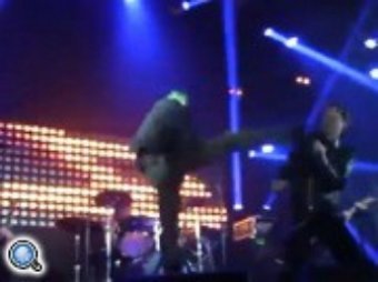 Львовские радикалы во время концерта забили ногами вокалиста группы "Тень Солнца"