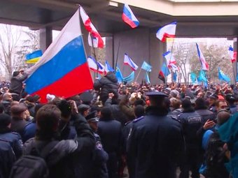 Ситуация в Крыму: премьер Аксенов официально обратился к Путину за помощью