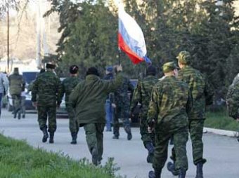 Флаги России подняты во всех 193 воинских подразделениях Крыма