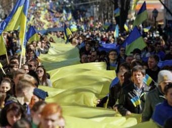 В Одессе сторонники и противники Майдана закидали друг друга яйцами