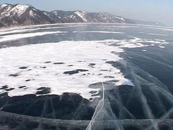 На Камчатке и на Байкале автомобили вместе с людьми ушли под лёд