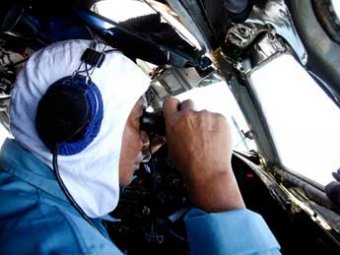 Эксперты: малазийский Boeing мог пропасть из-за самоубийства второго пилота