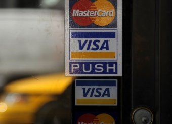 Visa и MasterCard разблокировали карты СМП банка