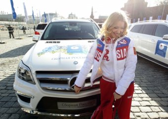 Чемпионка Сочи Екатерина Боброва продаёт Mercedes, подаренный Медведевым