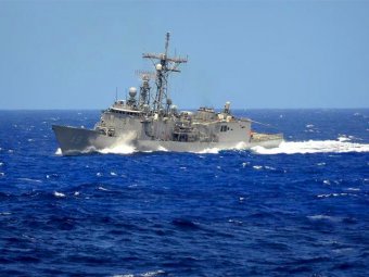 Эсминец ВМС США направлен на спасение годовалого ребенка в океане