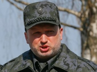 И.о. президента Украины Турчинов потребовал возобновить силовую операцию