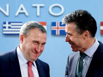 НАТО приостанавливает военное сотрудничество с Россией