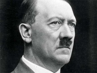 СМИ: найдена открытка, в которой Гитлер говорит об удалении 19 зубов