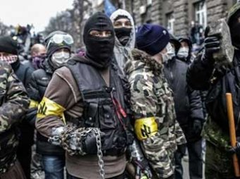 Радикал из «Правого сектора» открыл стрельбу на Майдане: ранен замглавы городской администрации Киева (ВИДЕО)