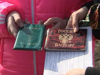 ФМС: гражданами Украины захотели остаться лишь шесть жителей Крыма