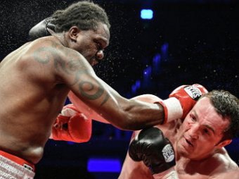 Лебедев — Джонс: бой отменен из-за допинга у панамского боксера
