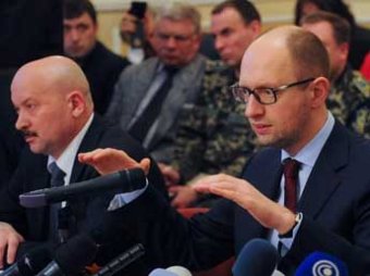 Яценюк: "Путин раньше о сортирах рассказывал, а теперь поддерживает террористов"
