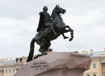 В Санкт-Петербурге мужчина погиб, снимаясь на Медном всаднике