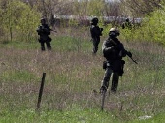 Внештатного журналиста RT чуть не застрелили украинские военные (ВИДЕО)