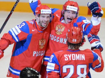 Владимир Путин выпил шаманского с хоккеистами, победившими в ЧМ-2014