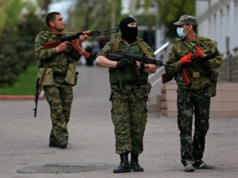 В Луганске сторонники федерализации заняли здание военкомата