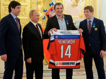 Хоккеист Овечкин выпросил у Путина автомобиль