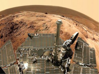 Curiosity снова заснял на Марсе НЛО с хвостом