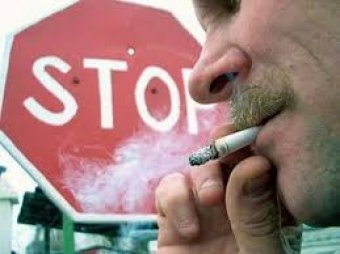 Антитабачный закон с 1 июня 2014 года запретит курить в кафе и поездах