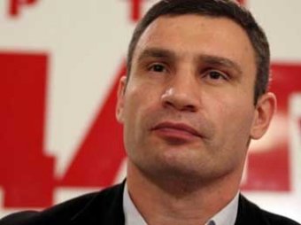Избранный на пост мэра Киева Кличко просит майдановцев разобрать баррикады