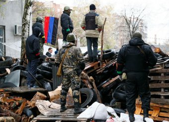Донецкие ополченцы окружили и разоружили 120 силовиков