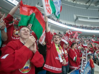 Белоруссия со скандалом обыграла Латвию и вышла в плей-офф ЧМ-2014 по хоккею