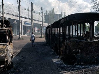 Краматорск находится под контролем военных, за исключением горсовета, 10 погибших