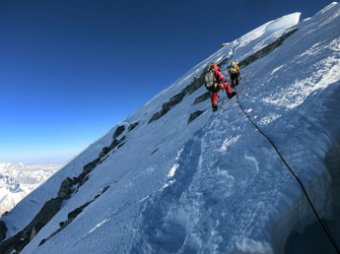 В Гималаях погибли два российских альпиниста