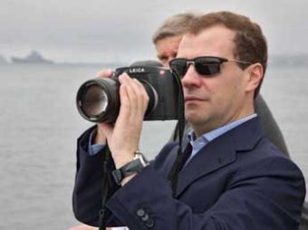 Медведев открыл в Китае свою первую персональную фотовыставку