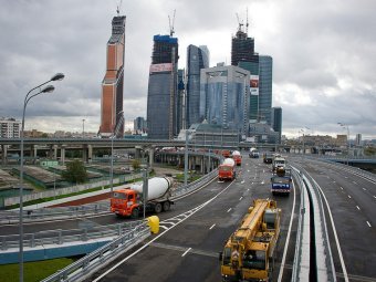 400 нелегалов поймали в "Москва-Сити" после массовой драки