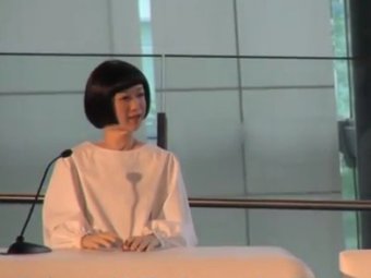 В Японии представлен первый в мире робот-ведущий новостей