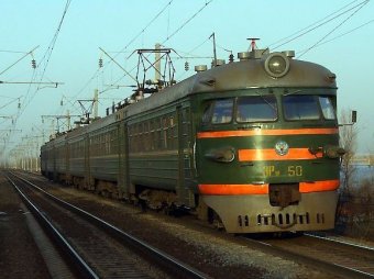 Женщина с двумя детьми попала под поезд в Воронежской области