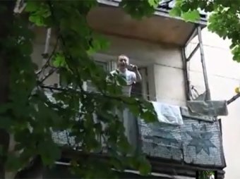 Житель Одессы выбросил с балкона пожилую женщину с криком "Слава Украине!"