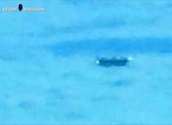 Пассажир самолета на подлете к Лондону снял на видео НЛО (ВИДЕО)